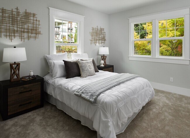 Building Photo - 4 Bed, 3 Bath Remodeled Home Near Mt Tabor Park!