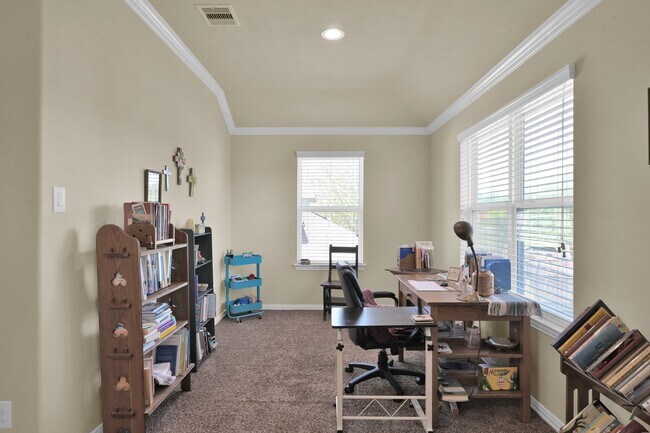 Building Photo - 241 Lake Estates Dr