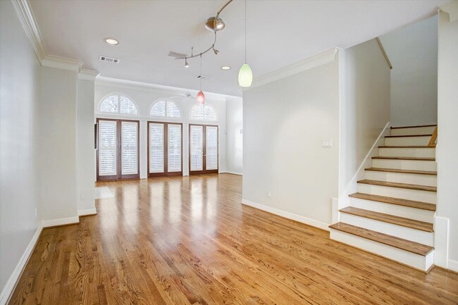 Building Photo - 6638 Minola St