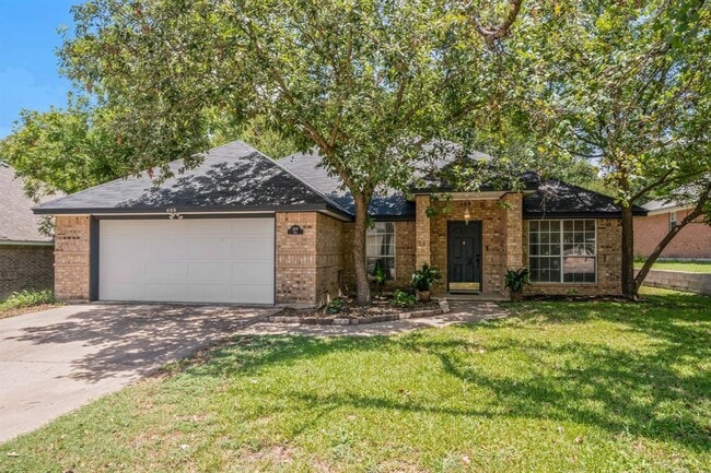 Primary Photo - 409 Gina Dr