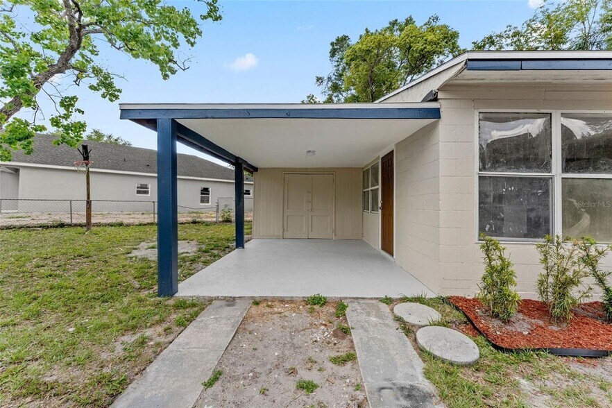 Building Photo - 1218 Crescent St
