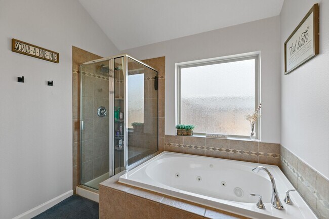 Building Photo - 8222 Groveland Hills Dr