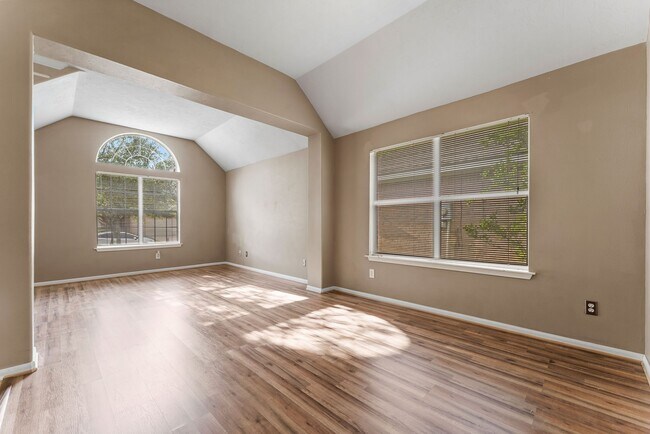 Building Photo - 30218 Deleon Fields Dr