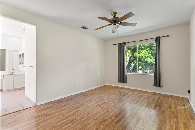 Building Photo - 2215 NW 76th Terrace