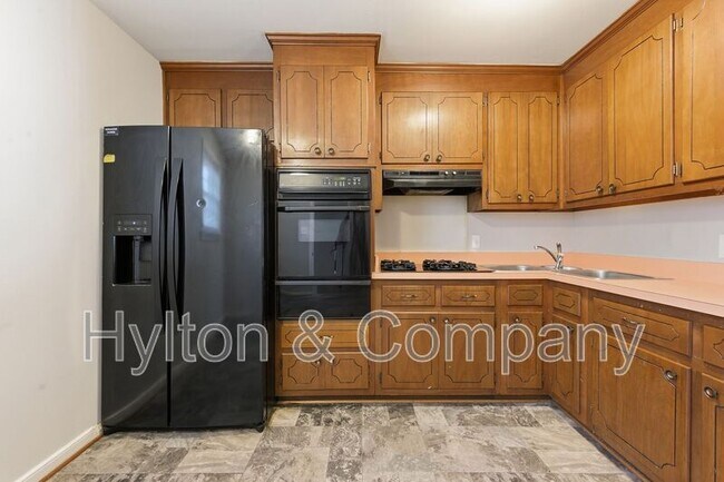 Building Photo - 3203 Delaware Ave