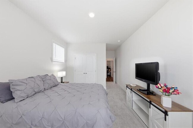 Building Photo - 3939 Alderstone Dr