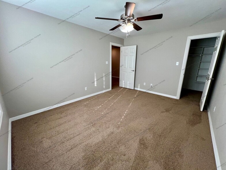 Building Photo - 9809 Mylea Cir