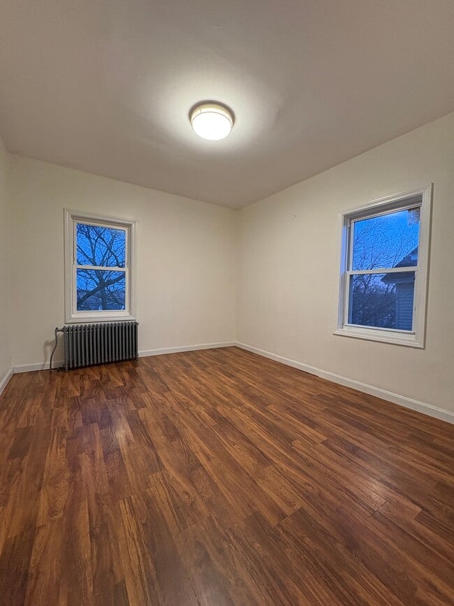 Building Photo - 58-60 Temple Street