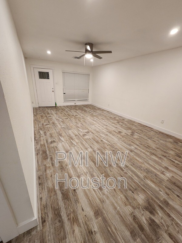 Building Photo - 2677 Gessner Rd