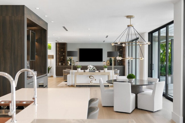 Building Photo - 1957 Harbourview Dr