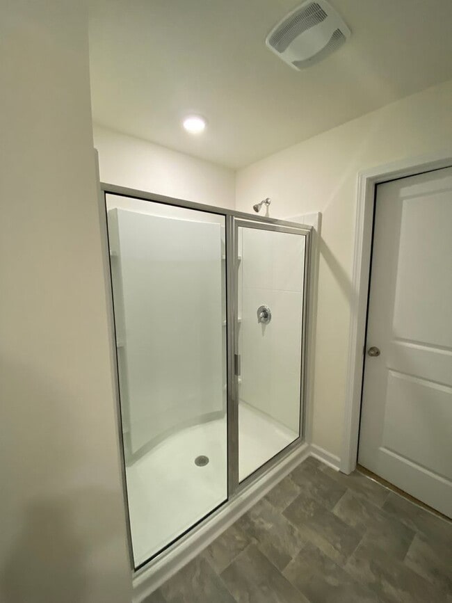 Building Photo - Gorgeous South Knoxville house!!!!!
