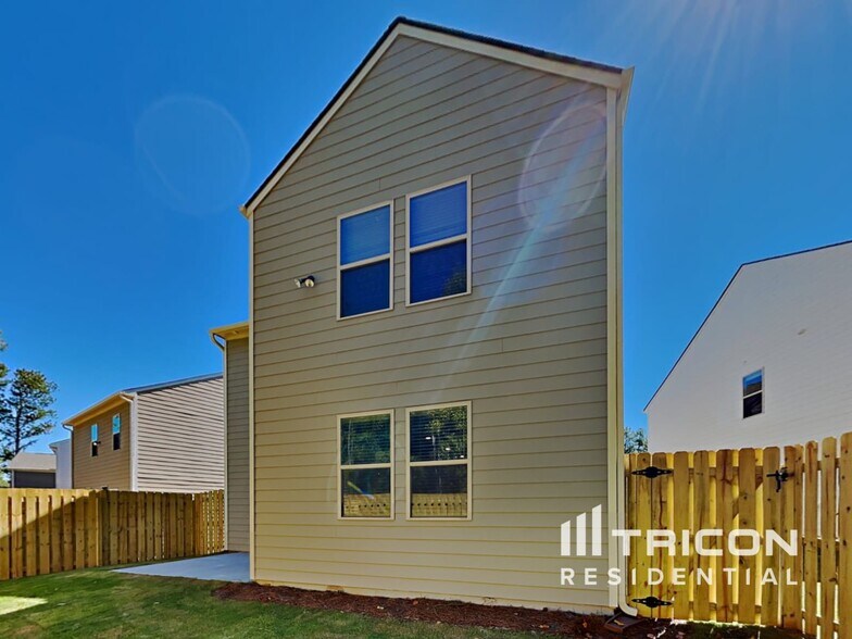 Building Photo - 156 Chapelcrest Ln