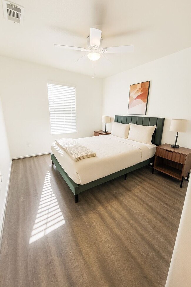 Building Photo - 5 Bedroom, 2.5 bath in Killeen