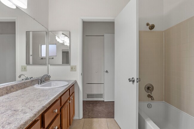 Building Photo - 9413 N Albatross Dr