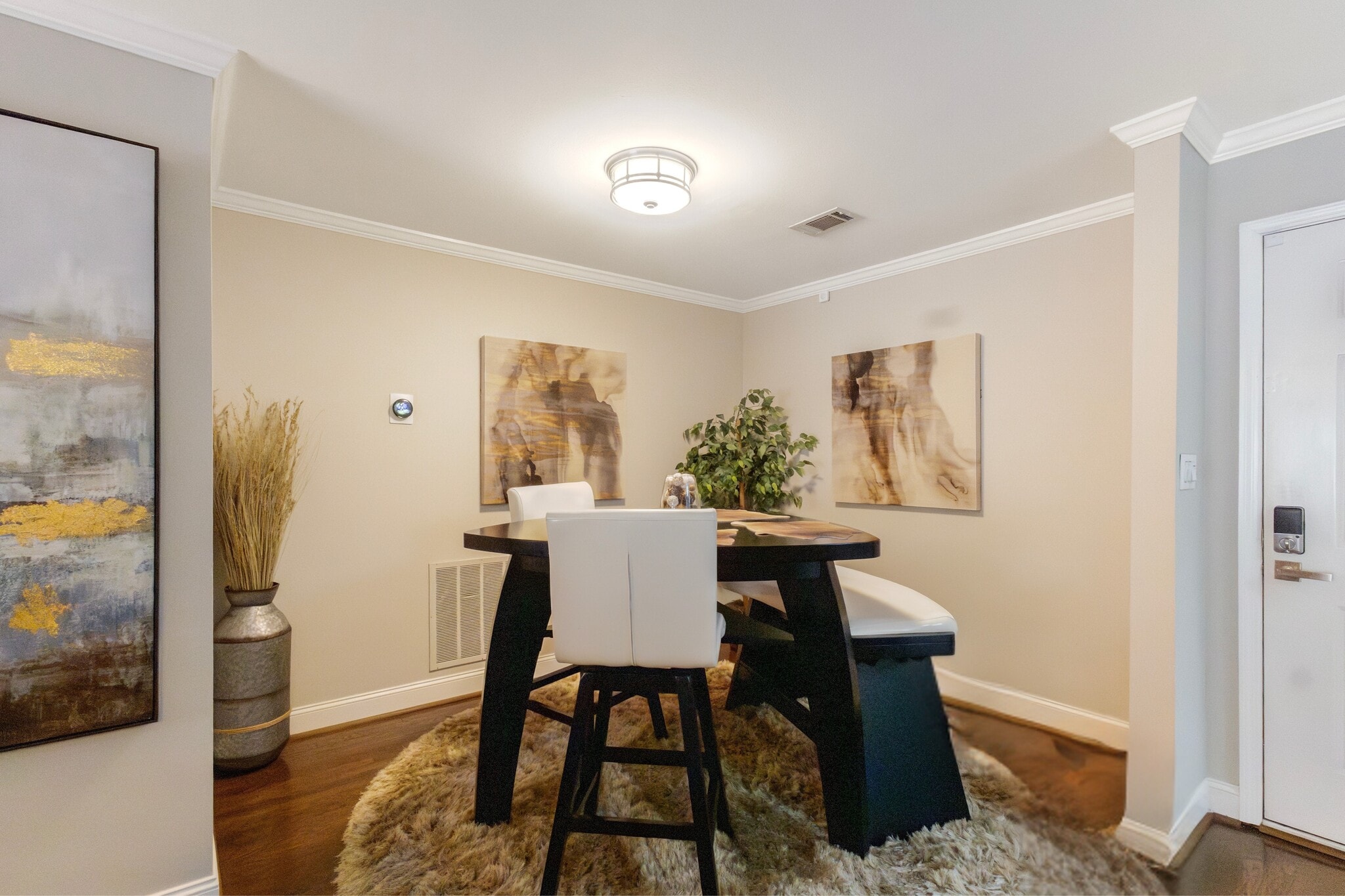 Building Photo - 3104 Pine Heights Dr NE