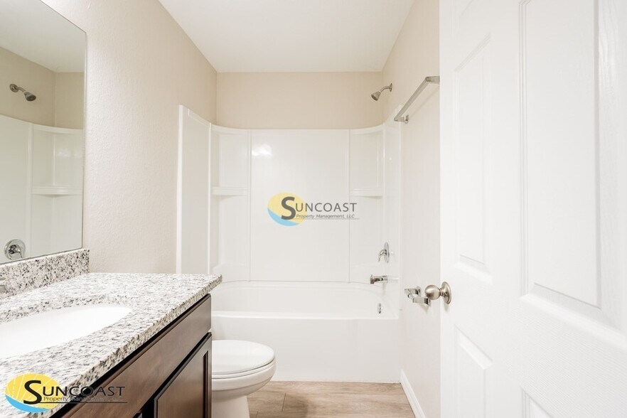 Building Photo - 9104 N Peachtree Way