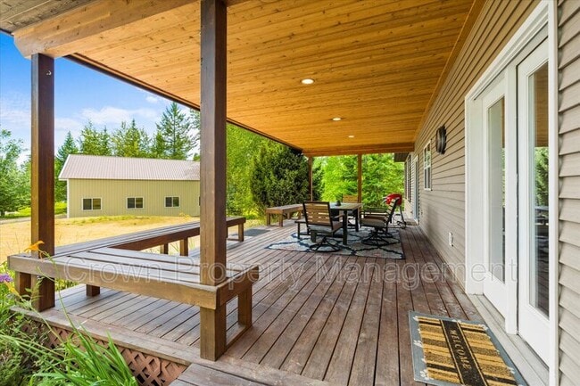 Building Photo - 2530 E Edgewood Dr