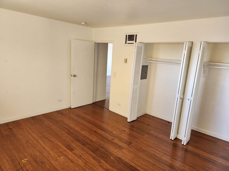 2nd Bedroom - 4944 Cass St