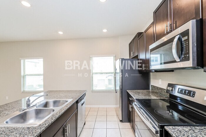Building Photo - 5640 Marbella Dr