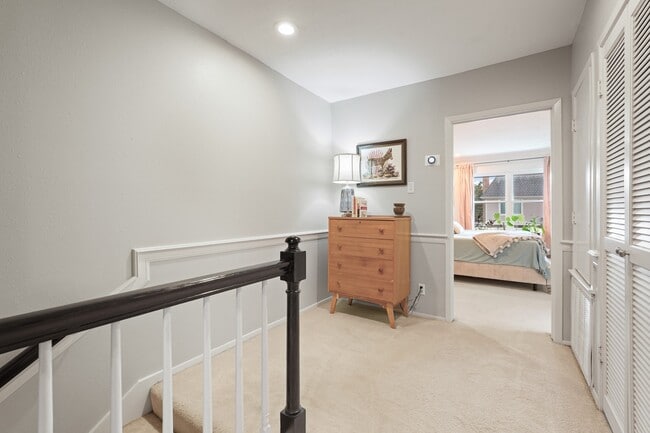 Building Photo - 2236 S Piney Point Rd