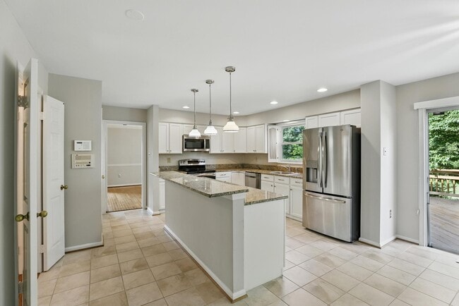 Building Photo - 14720 Peachwood Dr