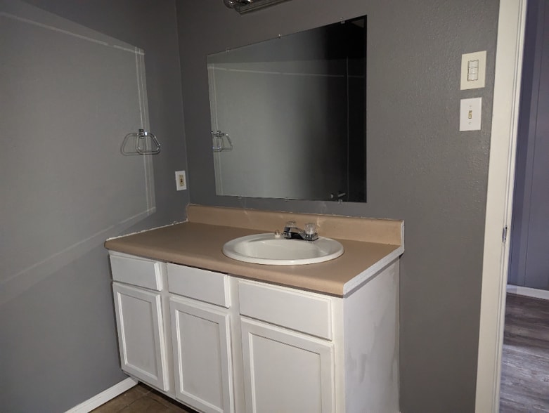 Building Photo - 1919 N Magnolia St