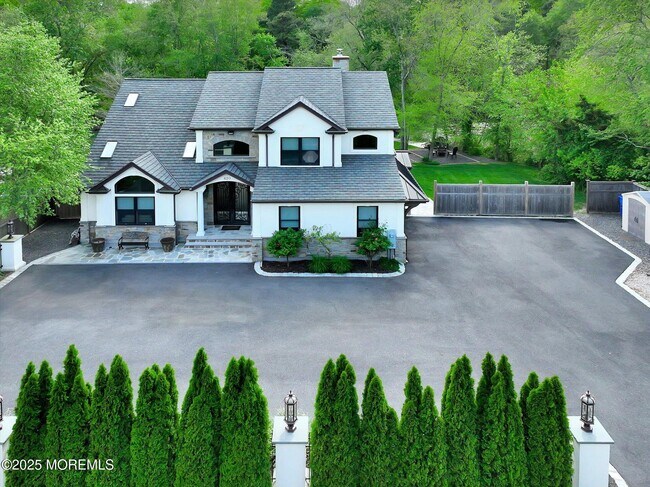 Building Photo - 620 Brookside Dr