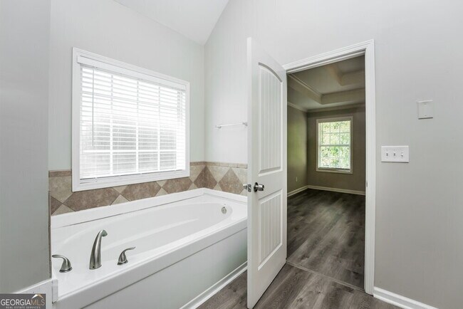 Building Photo - 2054 Jessica Way