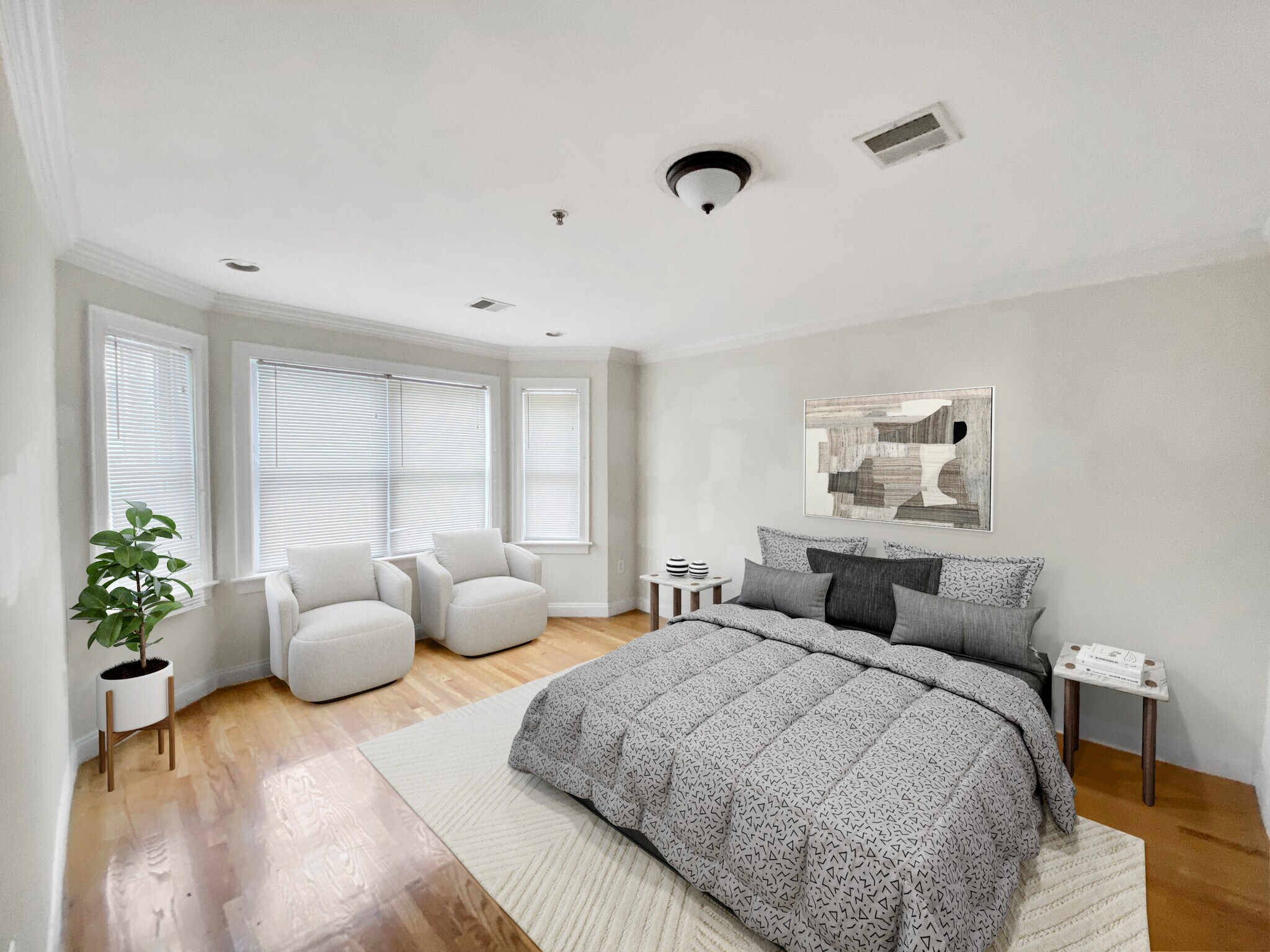 Building Photo - 14 Notre Dame St