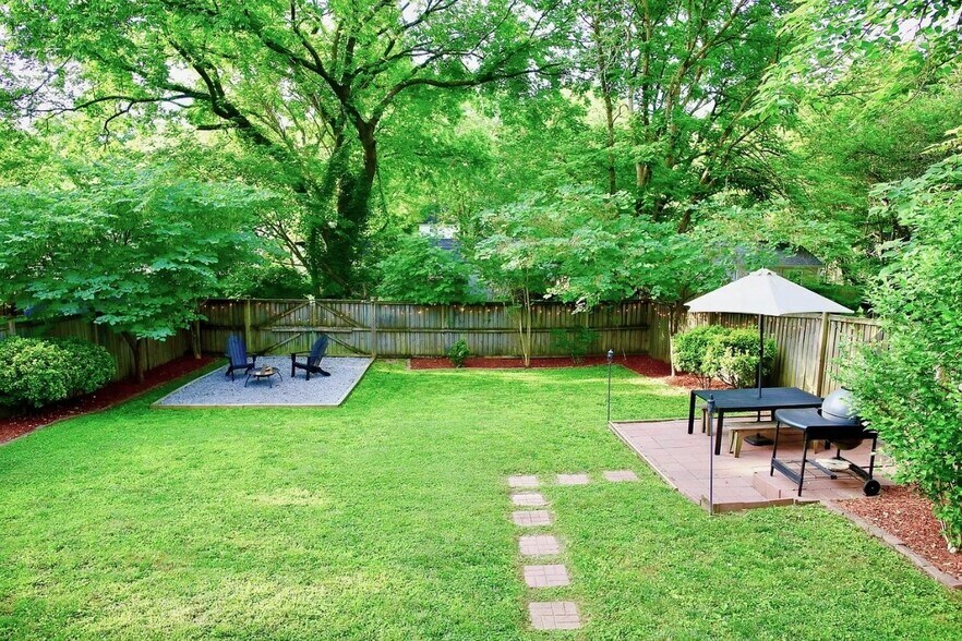 Building Photo - 1408 Oakhurst Dr