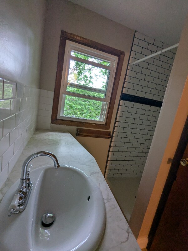 Building Photo - 605 Menomonie St