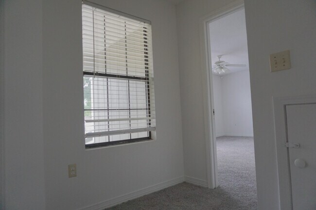 Building Photo - 111 Palmetto Dr