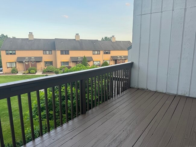 Building Photo - 211 Skyview Dr