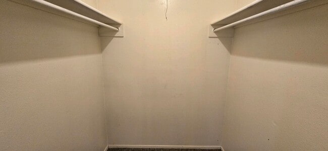 Building Photo - Coming Soon! 2 Bed / 1.5 Bath Townhome in ...