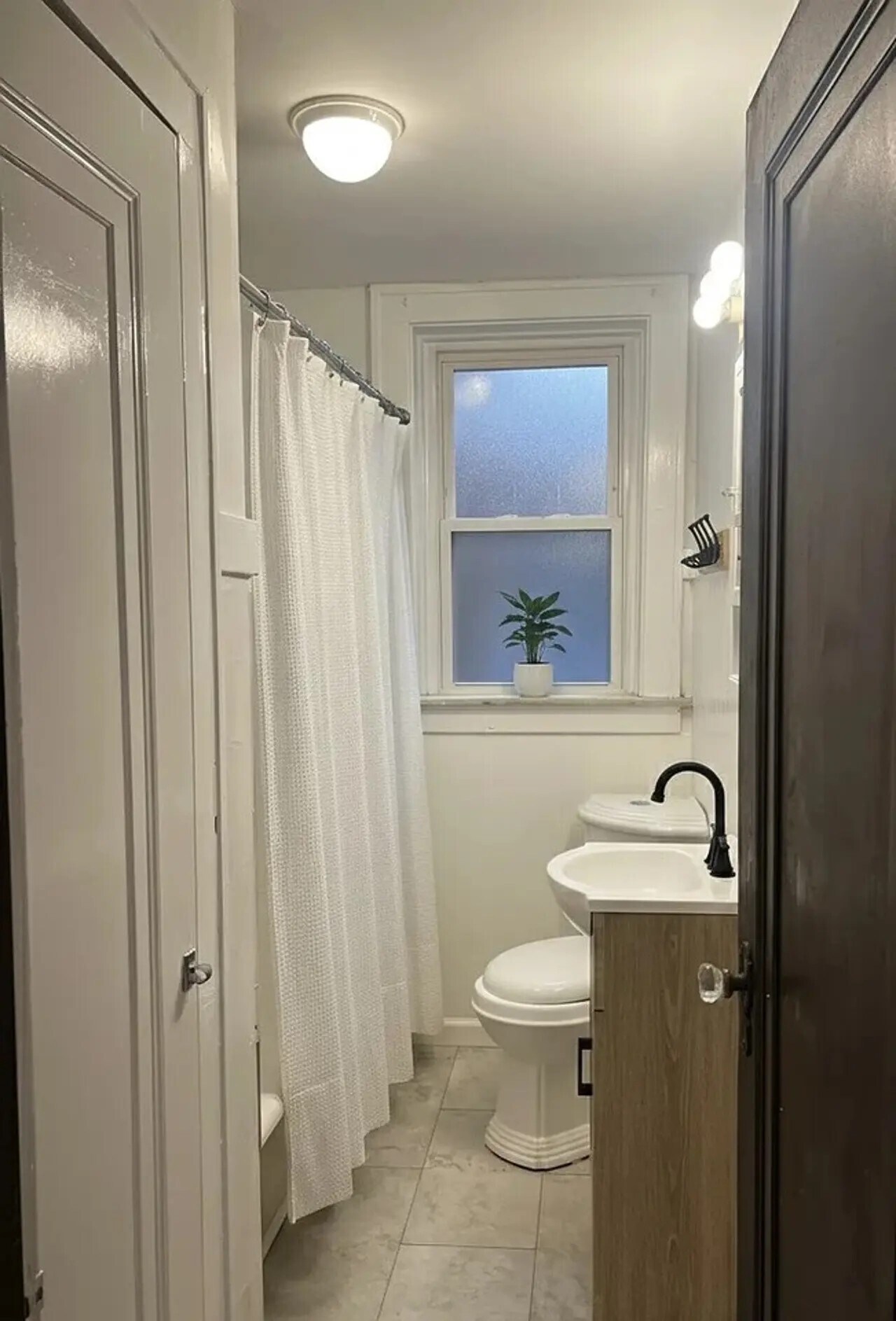 Building Photo - 1040 Art Hill Pl