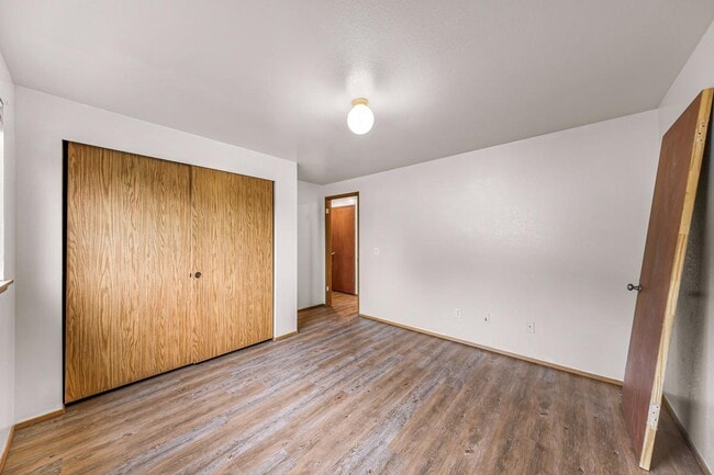 Building Photo - 1806 N 40th Pl