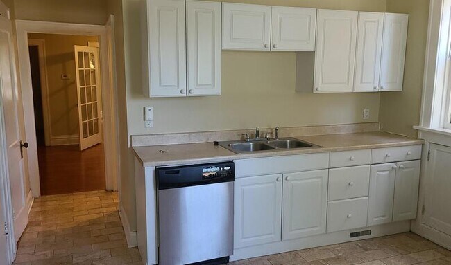 Building Photo - 3945-3947 Utah St