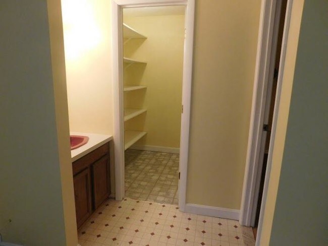 Building Photo - 3 bedroom in Cumberland RI 02864