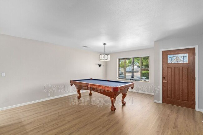 Building Photo - 5217 E Sheena Dr