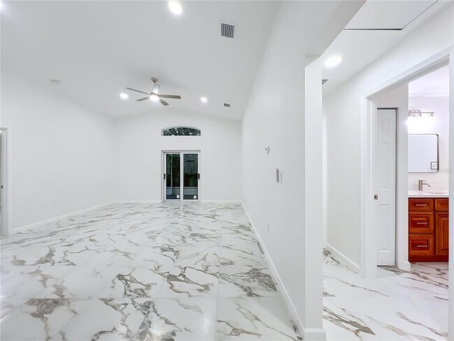Building Photo - 11148 Pinewood Cove Ln