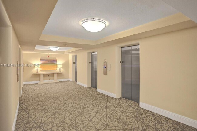 Building Photo - 2501 S Ocean Dr
