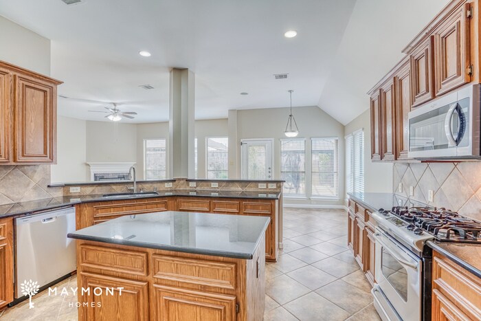 Building Photo - 4522 S Creekmont Dr