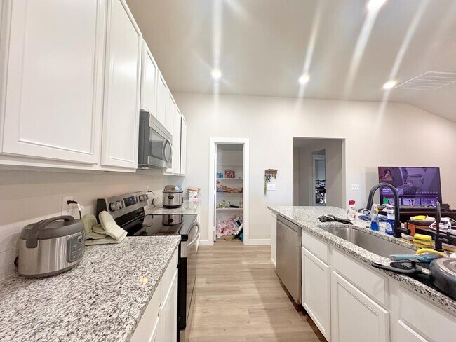 Building Photo - 309 Panhandle Dr