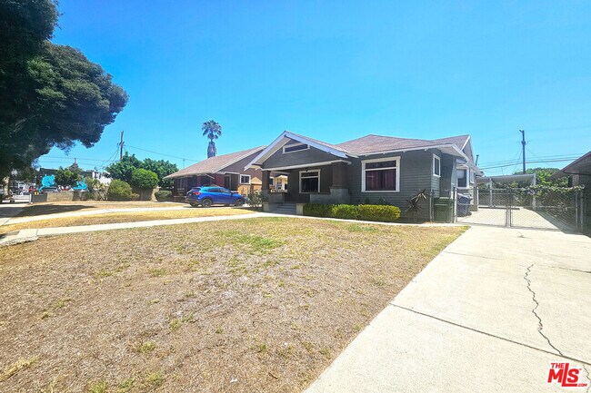 Building Photo - 648 Heliotrope Dr
