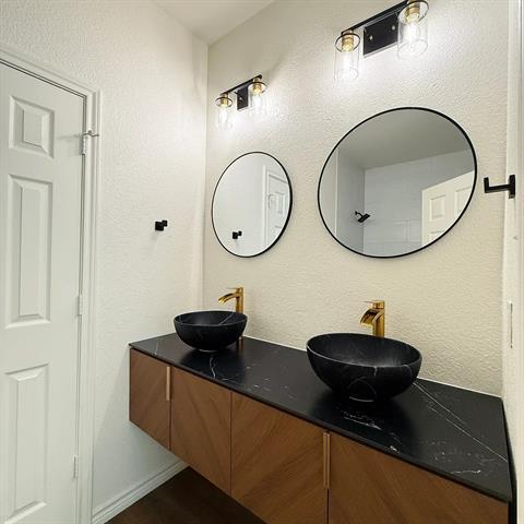 Building Photo - 5505 Dolores Pl