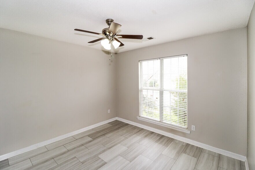 Building Photo - 5382 Mahogany Ridge Dr