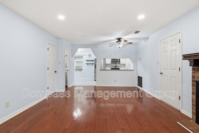 Building Photo - 7668 Chatham Cir NW
