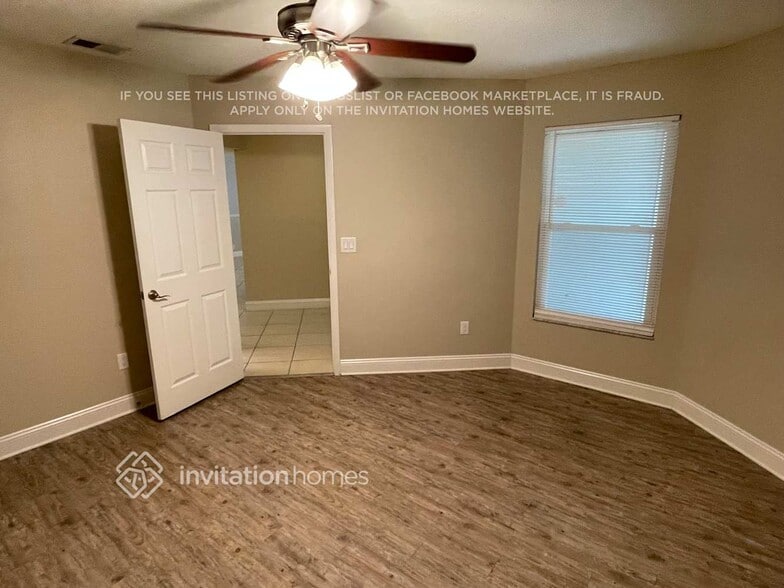 Building Photo - 462 E Springtree Way