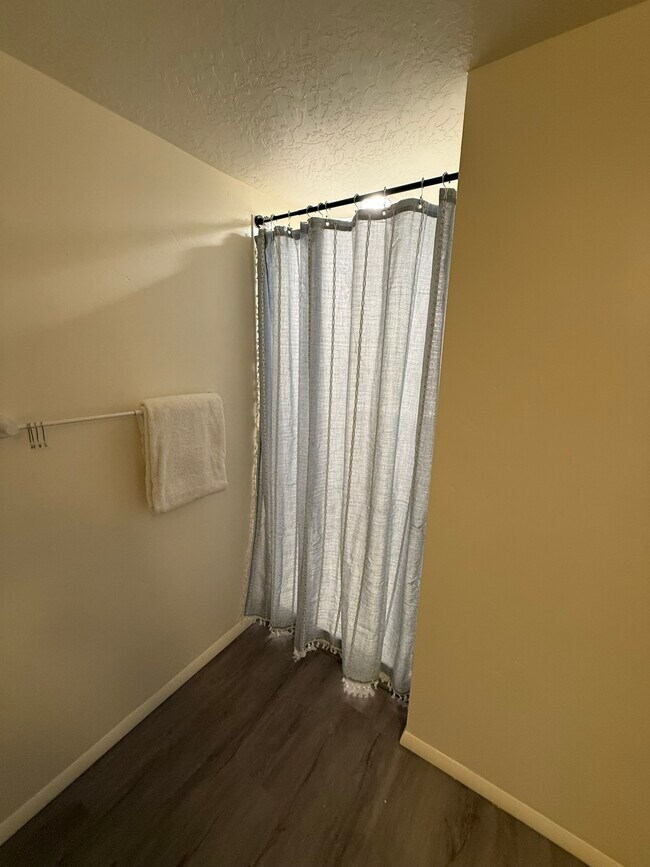 Building Photo - 451 N Montgomery St