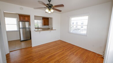 Building Photo - 2nd Floor 1 bedroom 1 bath apartment in PB - 1 CAR GARAGE